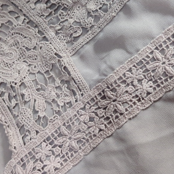 Chiffon and Lace oversized top with gathered waistline - Picture 4 of 4